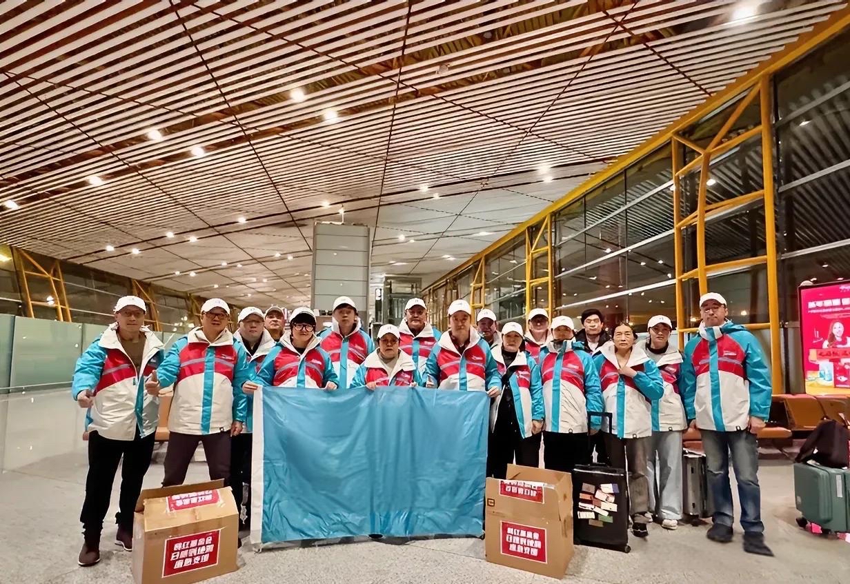 半岛体育在线网站-包含意大利球队全队参观当地慈善机构为弱势群体送温暖的词条