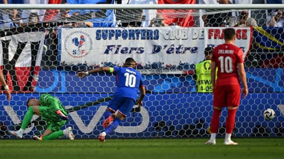 半岛体育官网入口-包含球队国际比赛圈遭遇强敌，能否逆袭？的词条