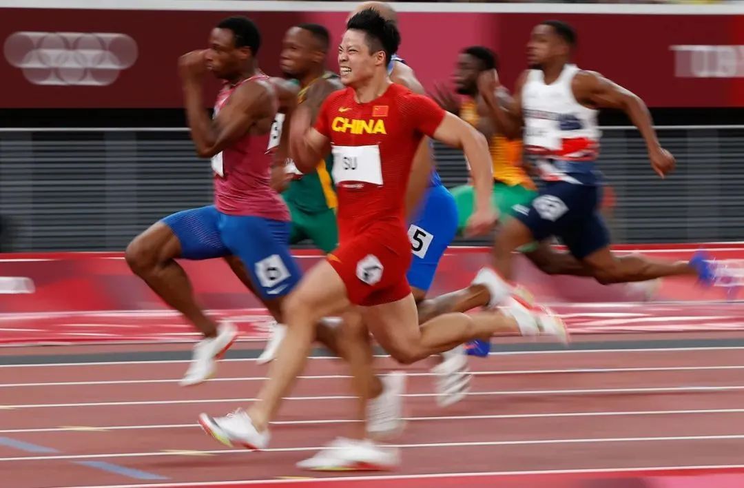 半岛体育入口官网-红色力量超强发威，再度夺冠梦想