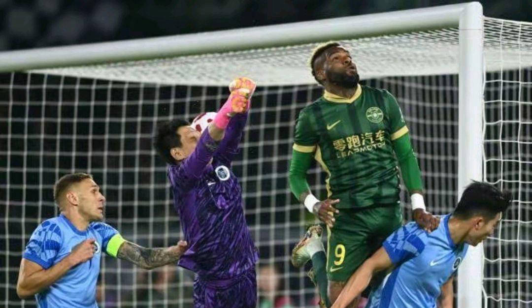 半岛体育官方下载-率先突破僵局，球队击败对手