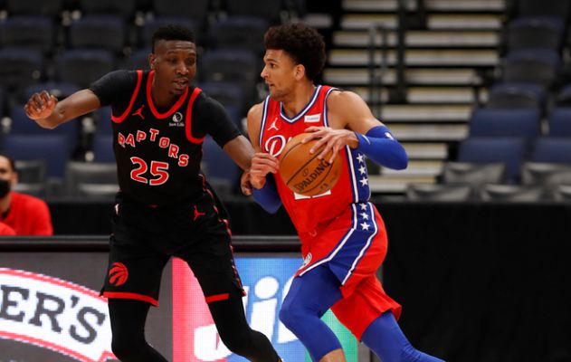 半岛体育app登录-人力挽狂澜击败老鹰，恩比德的超级表现引人瞩目